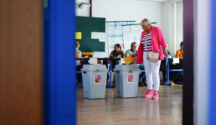 STEM: ANO posílilo, Spolu mírně oslabila, Stačilo! kleslo na pět procent